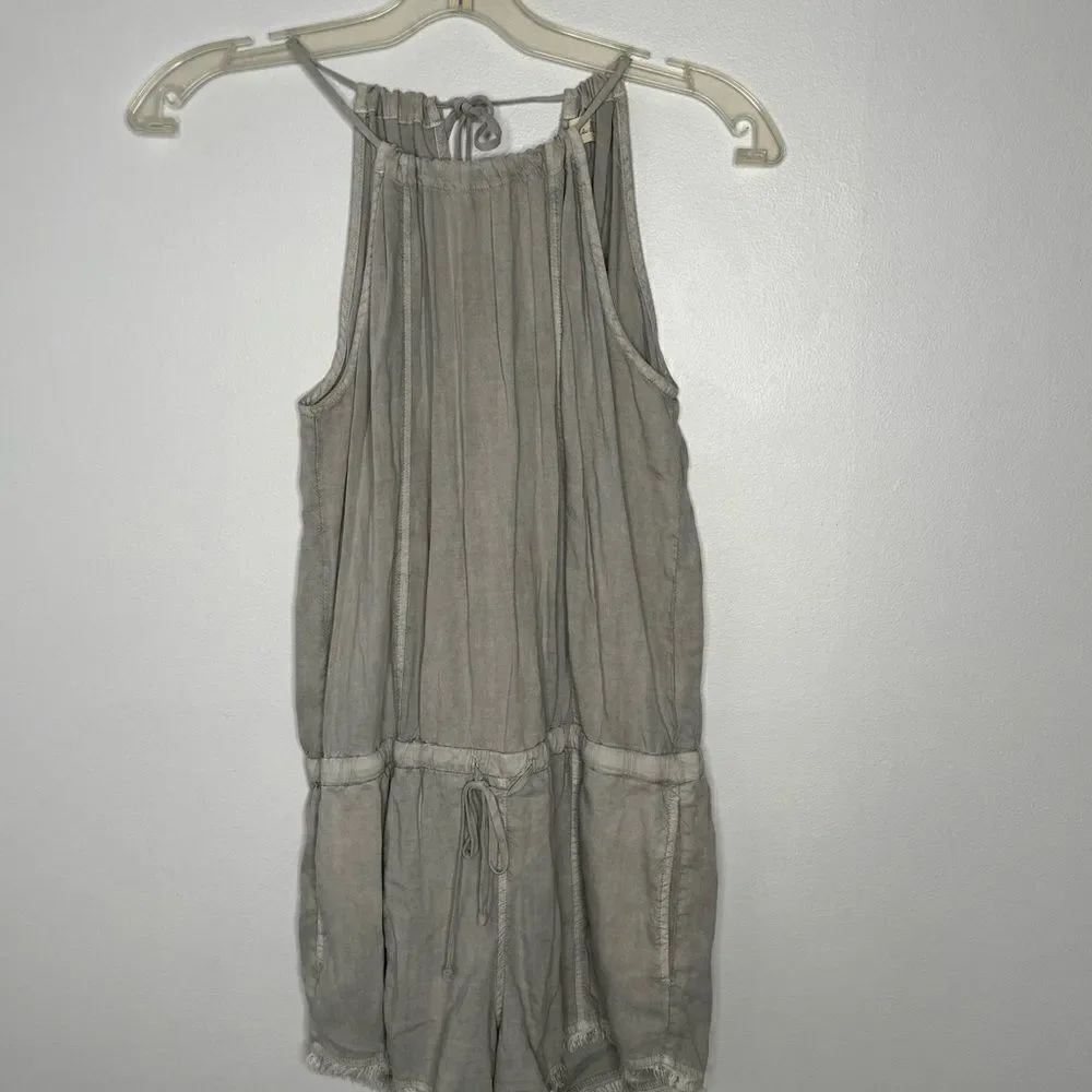 Bella Dahl gray romper size small